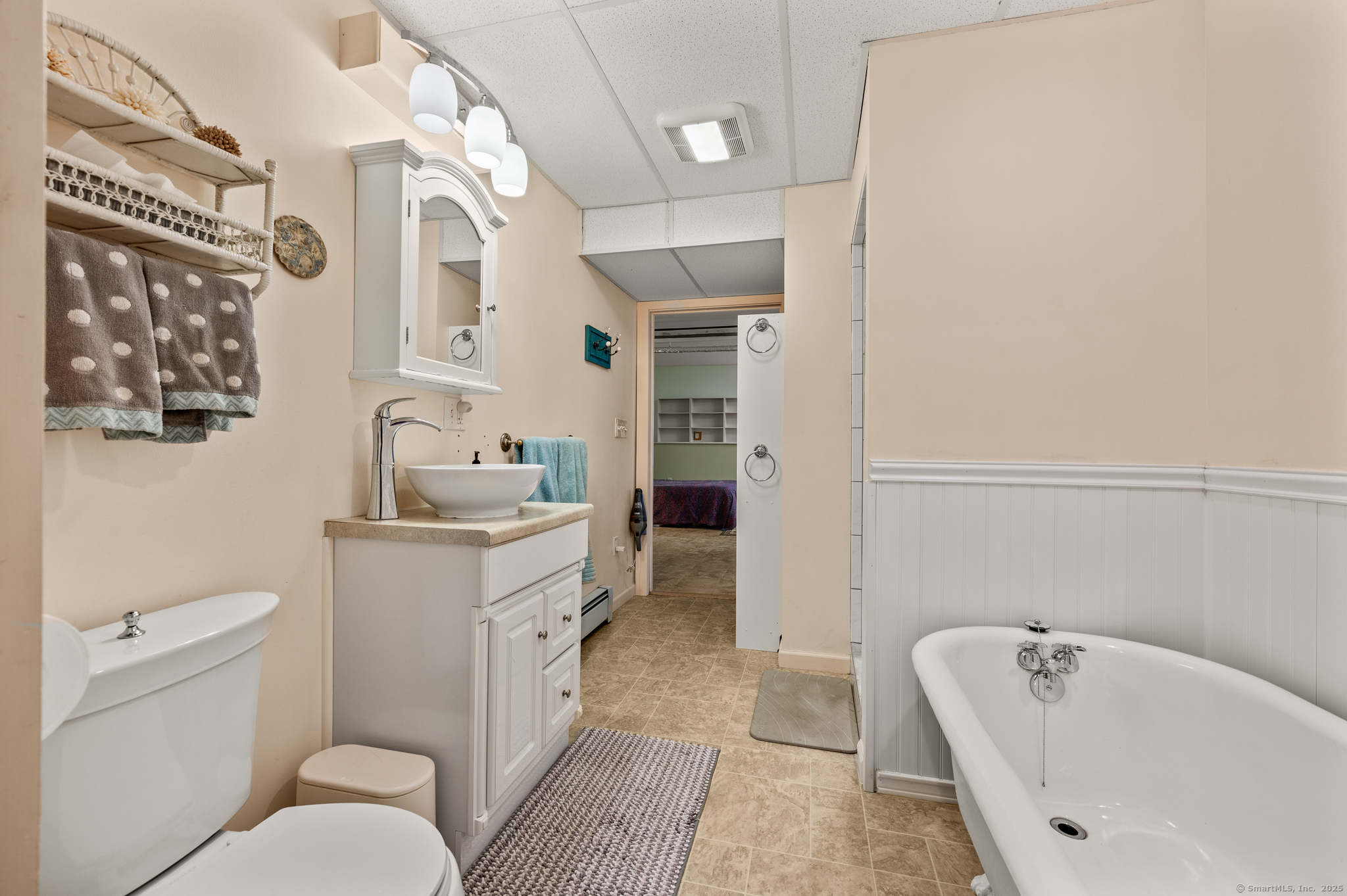 Windham, Connecticut 06226, United States, 3 Bedrooms Bedrooms, ,2 BathroomsBathrooms,Residential,Pending,21921