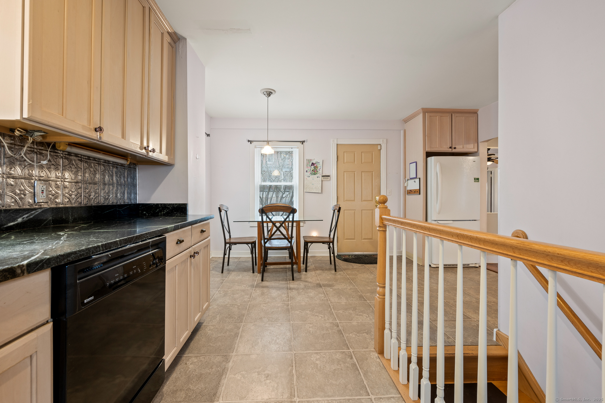 Windham, Connecticut 06226, United States, 3 Bedrooms Bedrooms, ,2 BathroomsBathrooms,Residential,Pending,21921