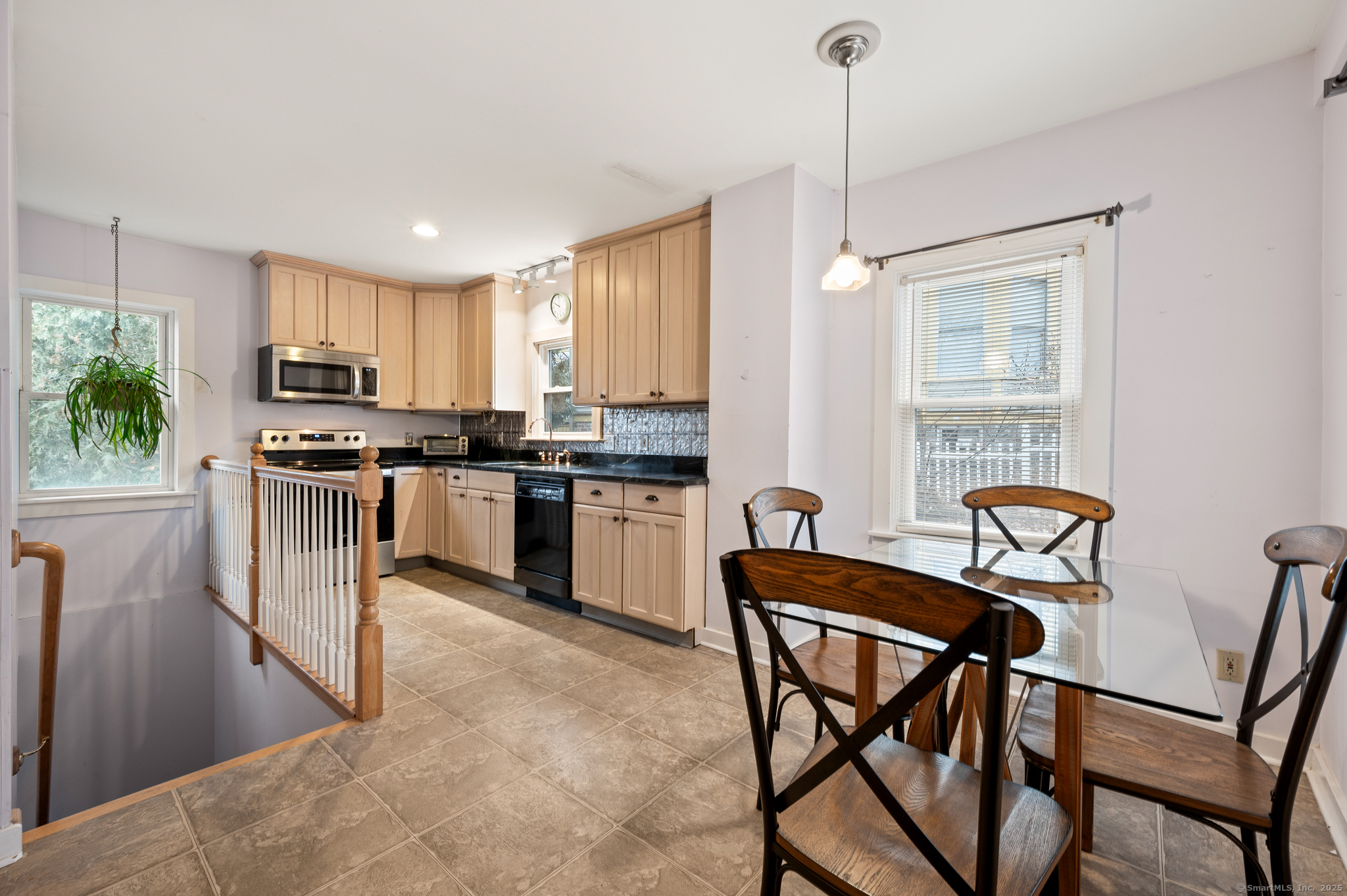 Windham, Connecticut 06226, United States, 3 Bedrooms Bedrooms, ,2 BathroomsBathrooms,Residential,Pending,21921