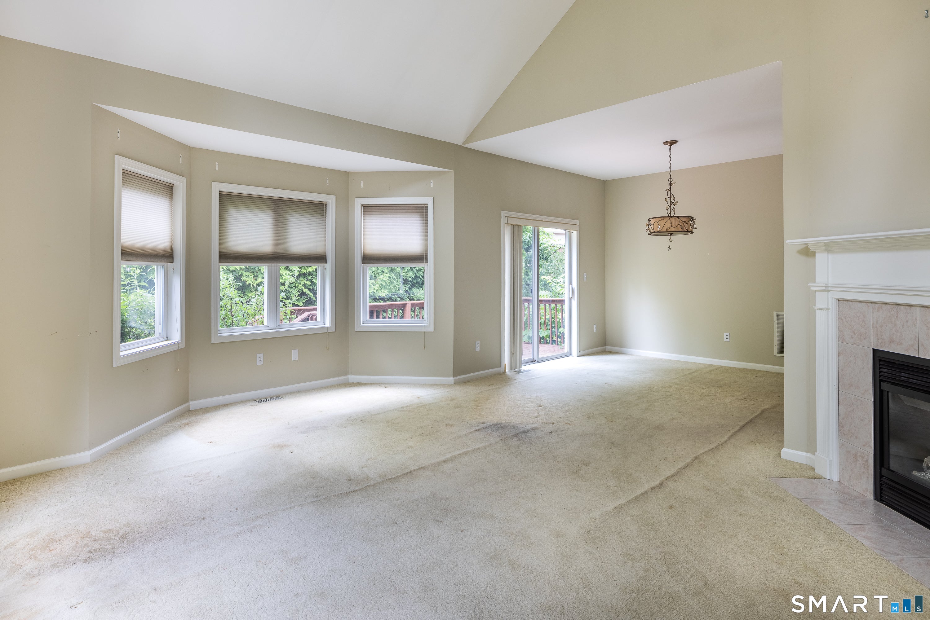 194 Summerfield Gardens 194