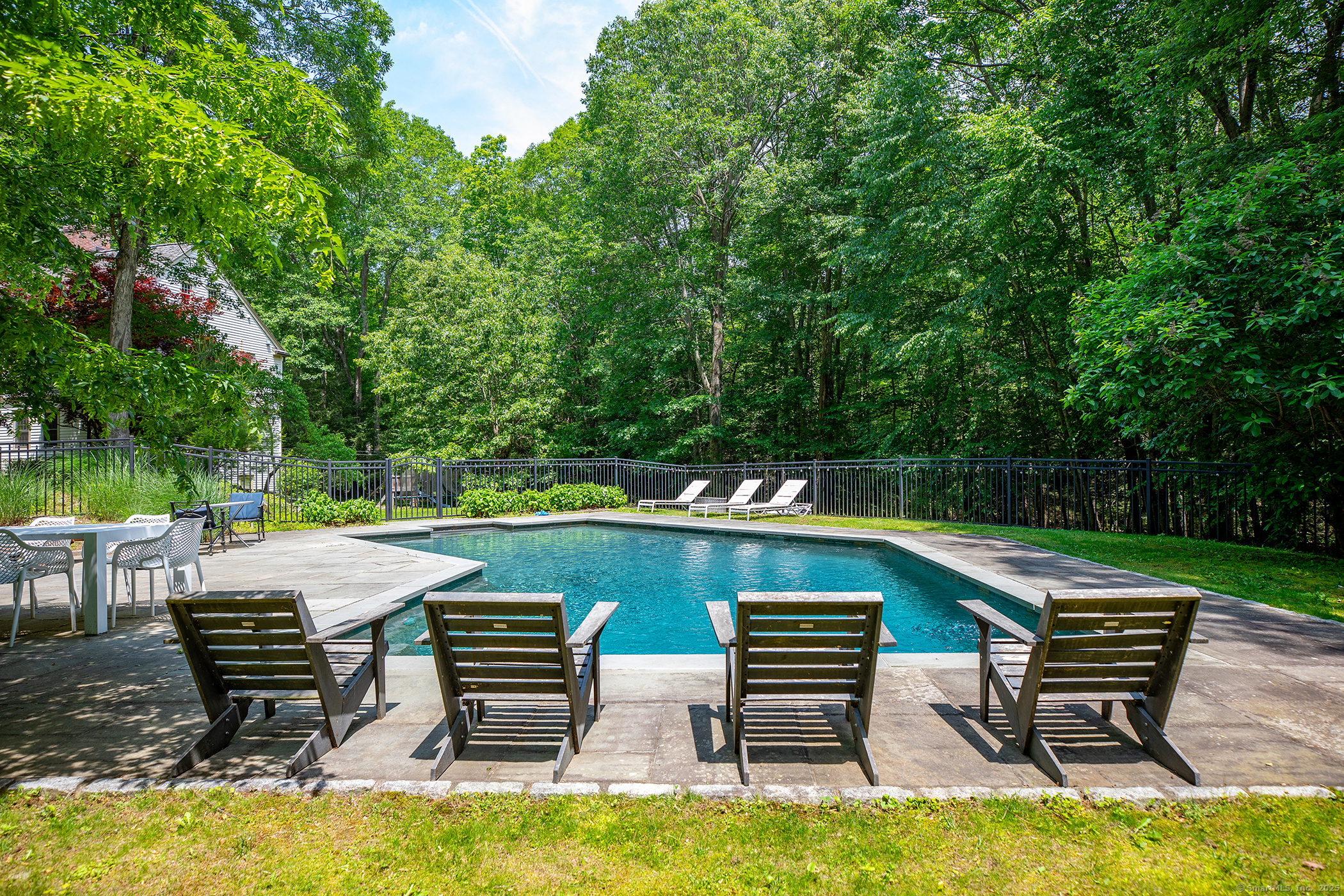 33 Sentry Hill Road