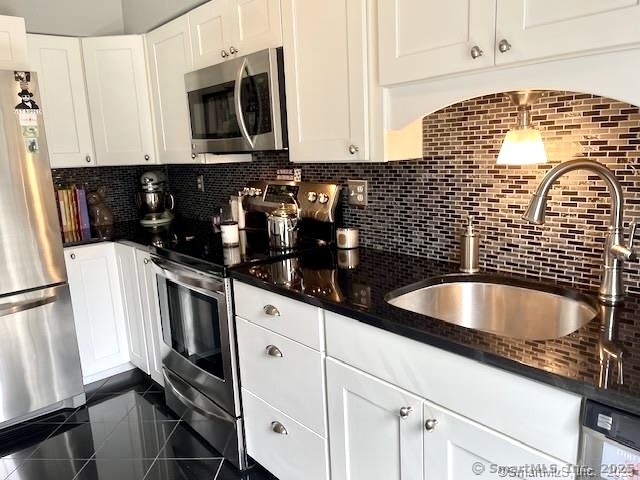 9 Riverview Drive E