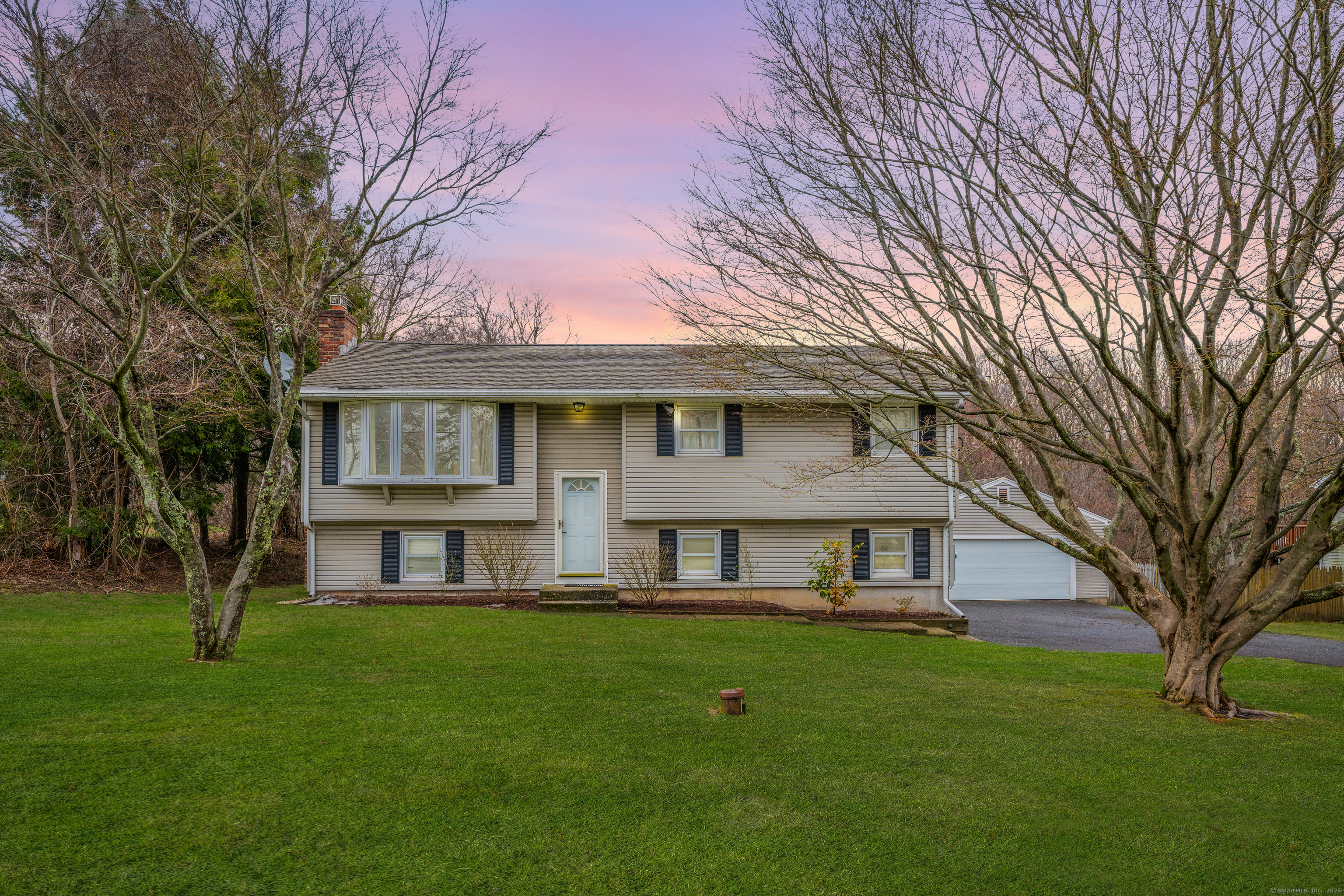 Property for Sale at Town Line Road, Bristol, Connecticut - Bedrooms: 3 
Bathrooms: 1 
Rooms: 6  - $338,500