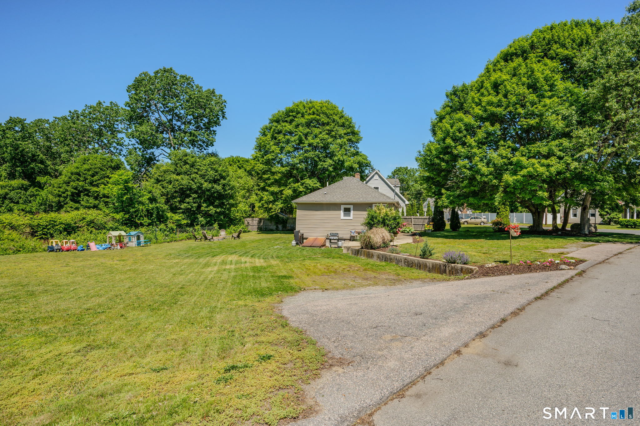 17 Lathrop Road