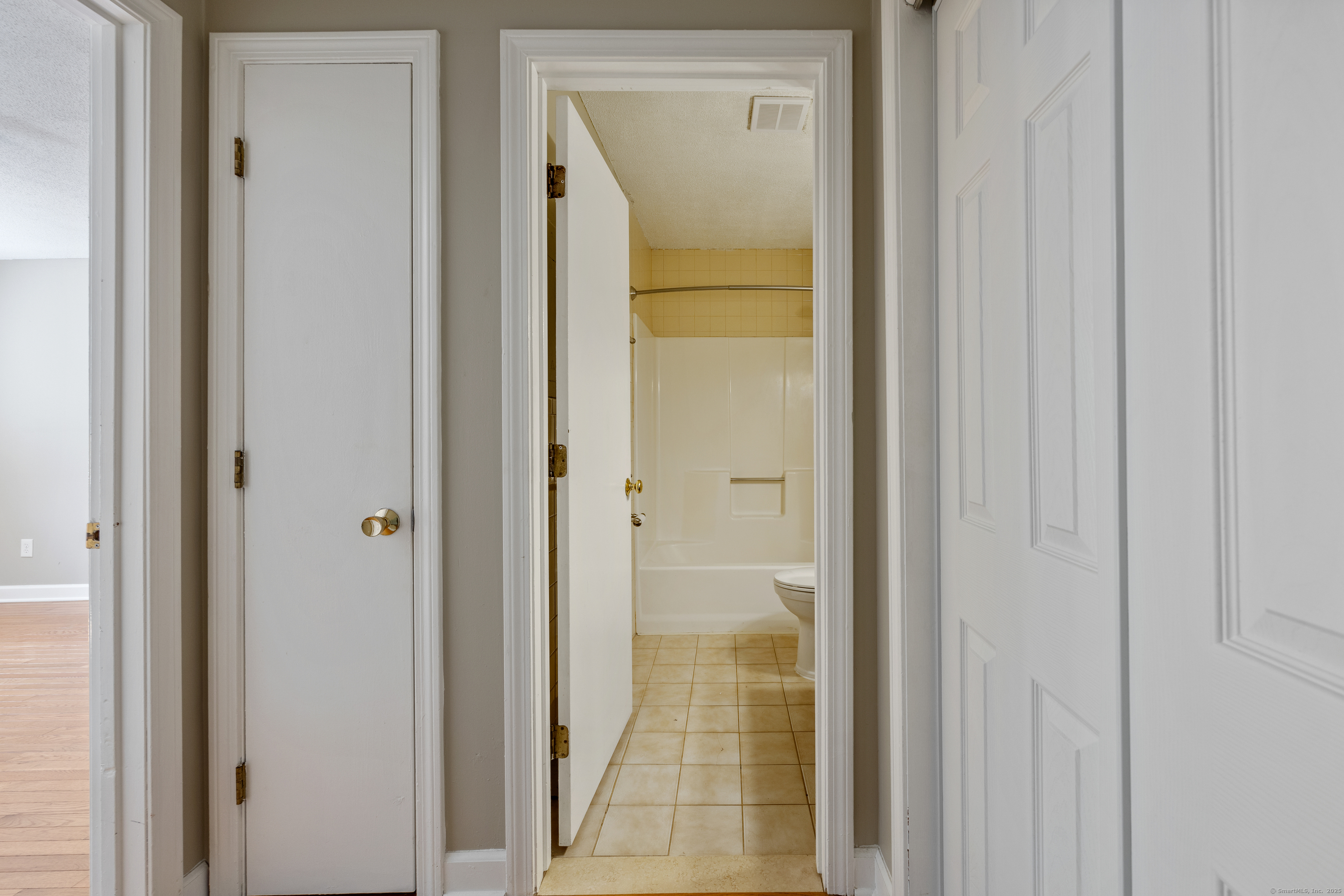 25 Lisa Court #APT 9, Waterbury, Connecticut image 15