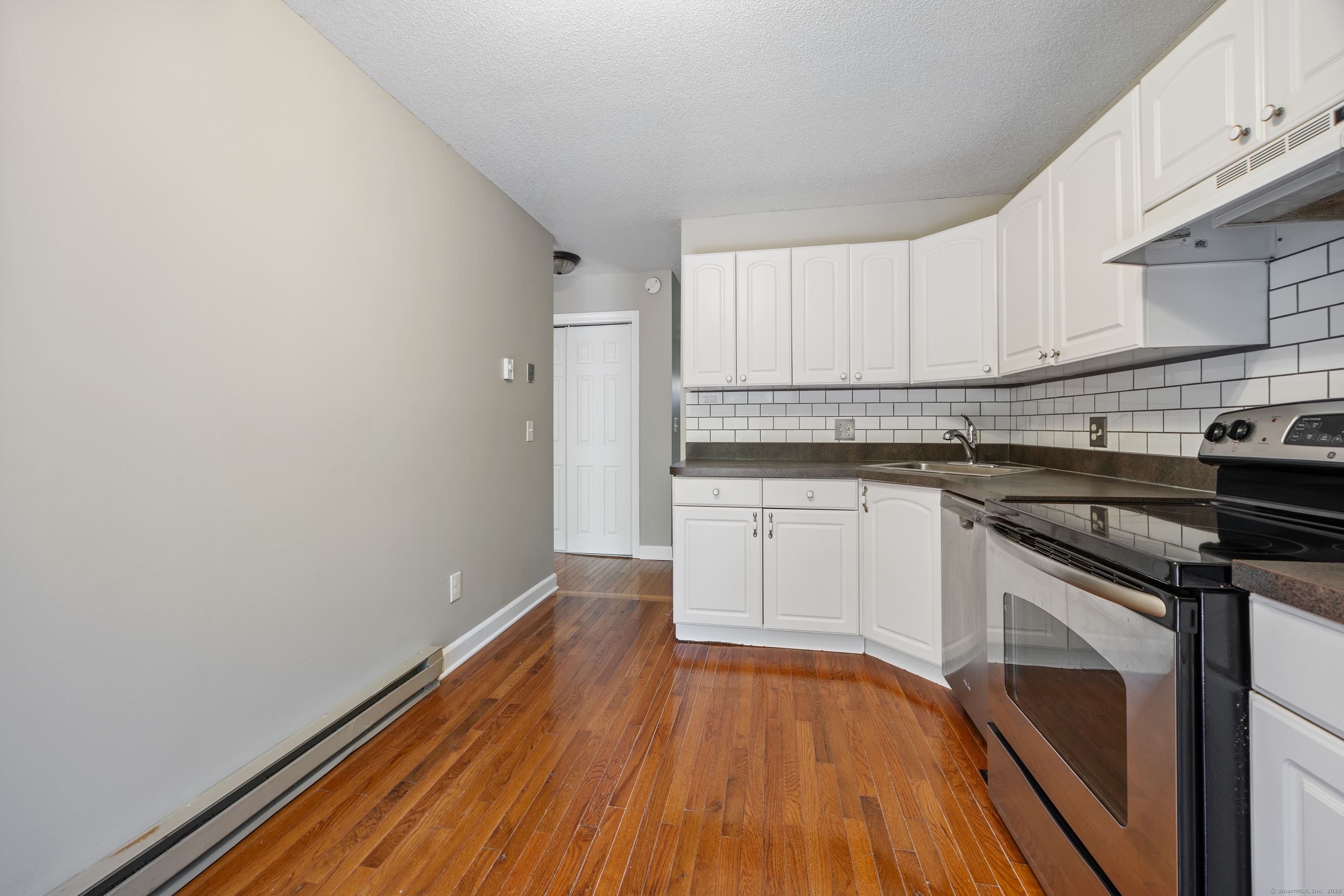25 Lisa Court #APT 9, Waterbury, Connecticut image 10