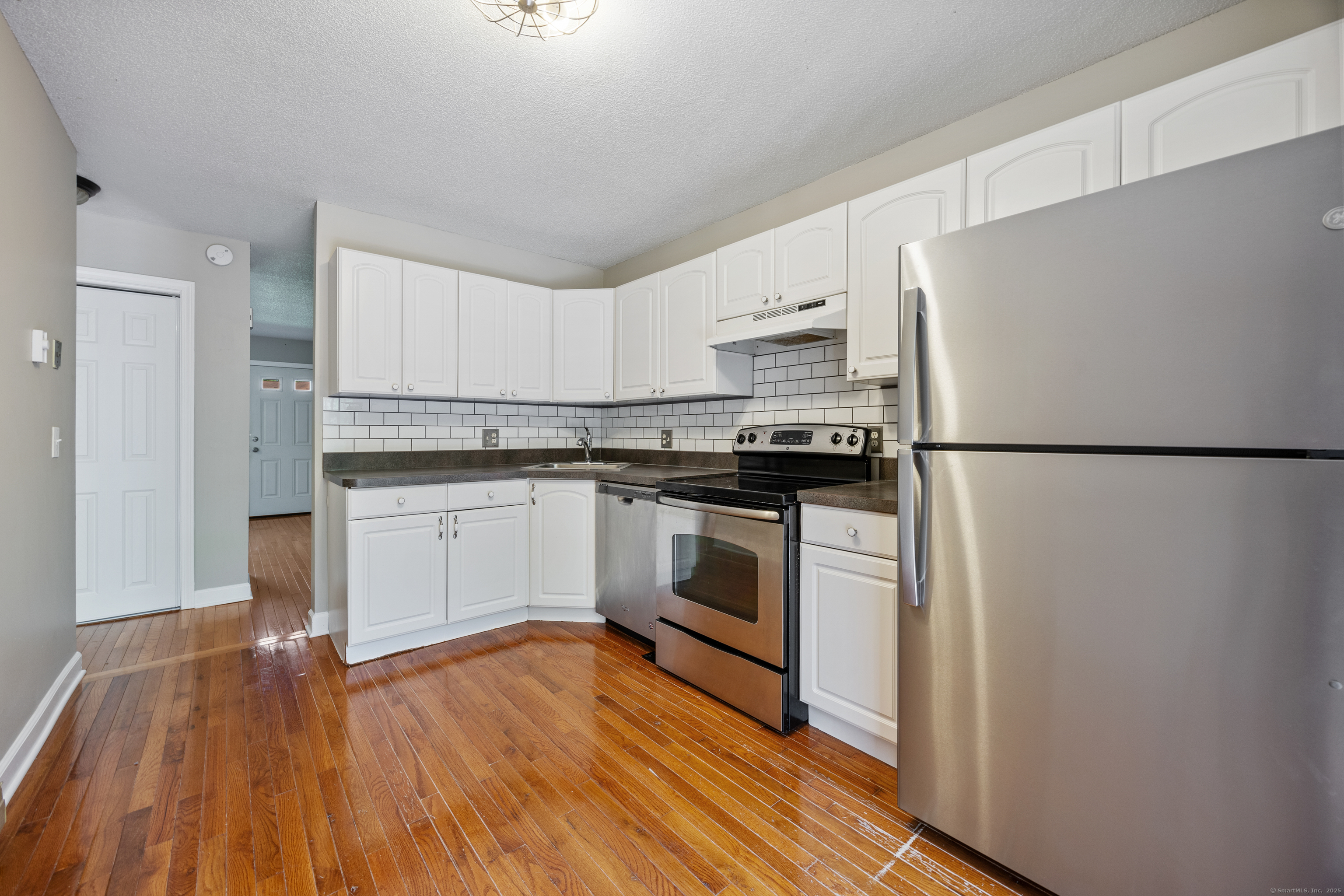 25 Lisa Court #APT 9, Waterbury, Connecticut image 9