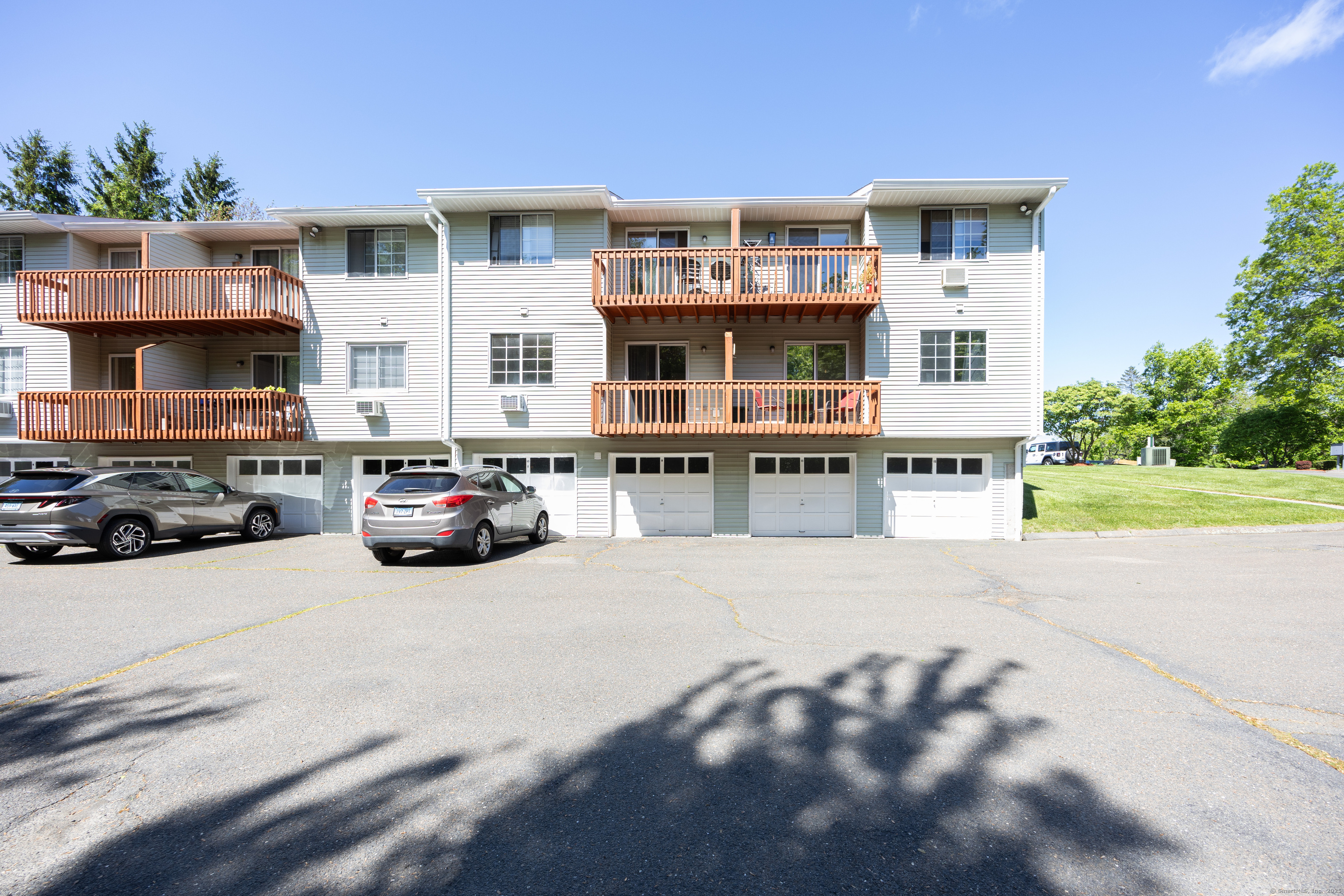 25 Lisa Court #APT 9, Waterbury, Connecticut image 3