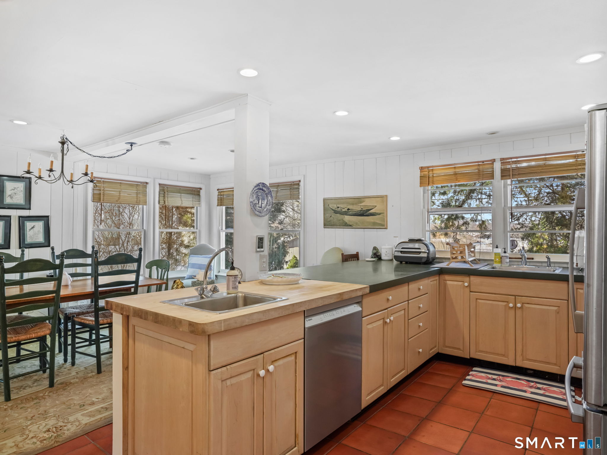 1417 Fairfield Beach Road