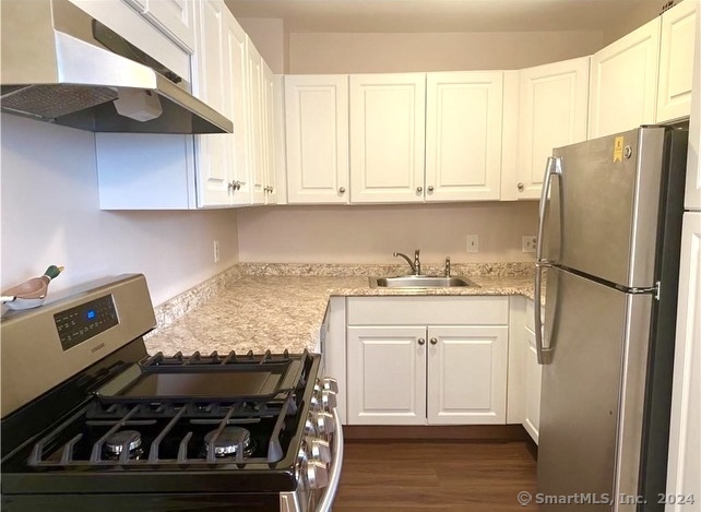 Rental Property at 11 Bedford Avenue Apt M1, Norwalk, Connecticut - Bedrooms: 1 
Bathrooms: 1 
Rooms: 3  - $1,900 MO.