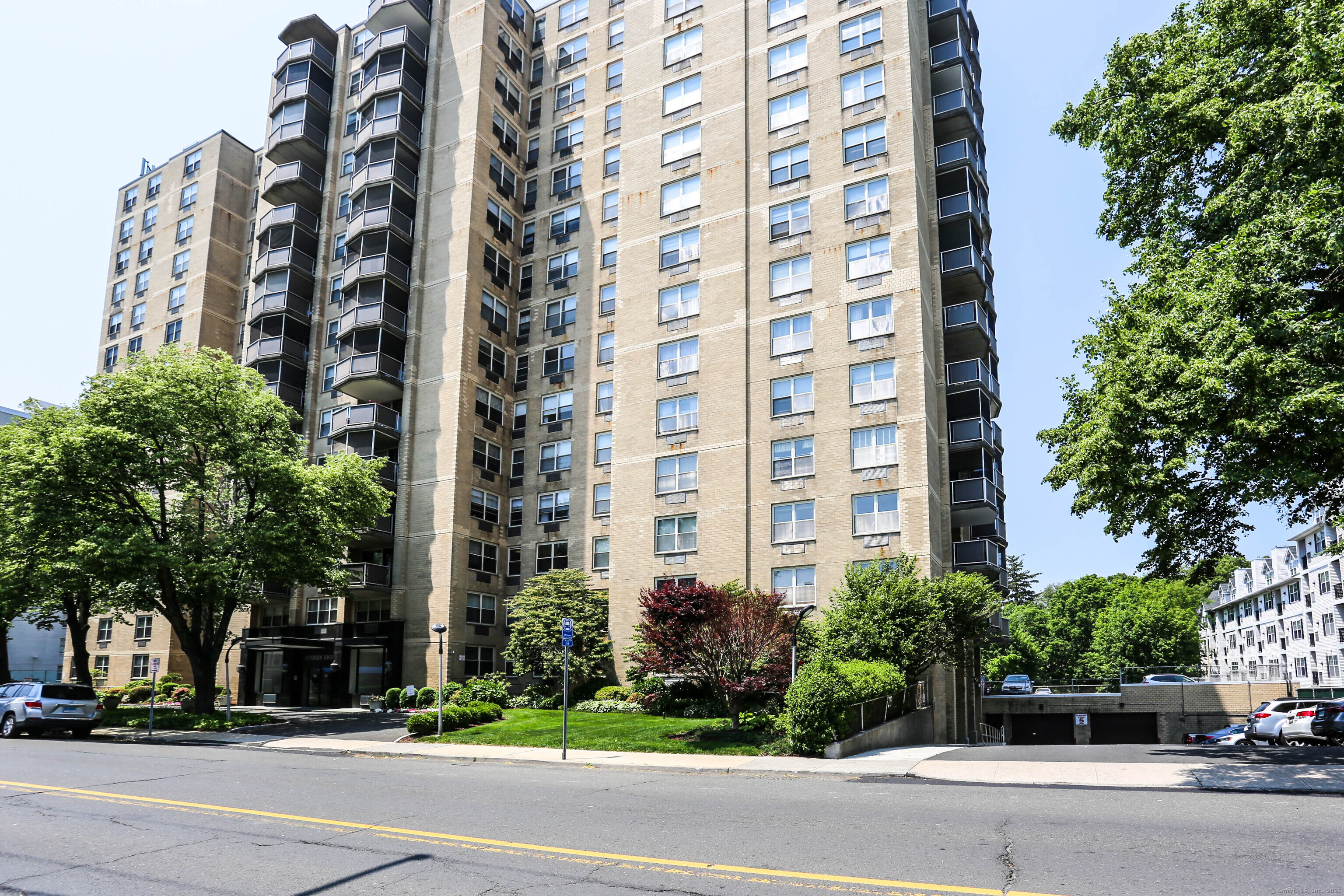 50 Glenbrook Road Apt 5F