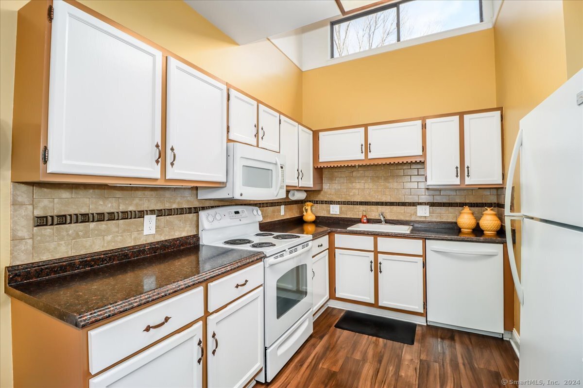 607 Heritage Village #B, Southbury, Connecticut image 11