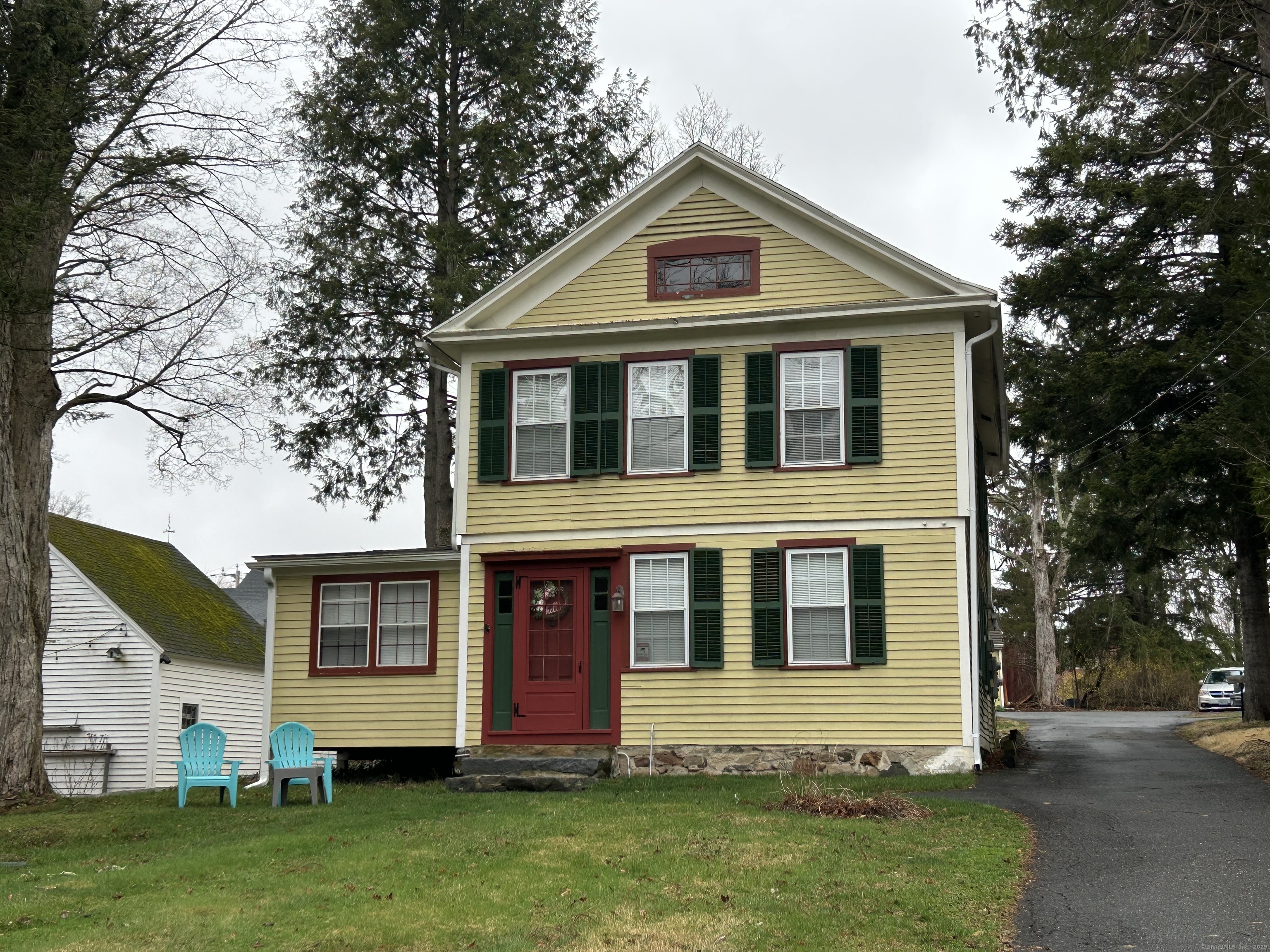 Rental Property at Main Street 2, Woodbury, Connecticut - Bedrooms: 2 
Bathrooms: 1 
Rooms: 4  - $1,800 MO.