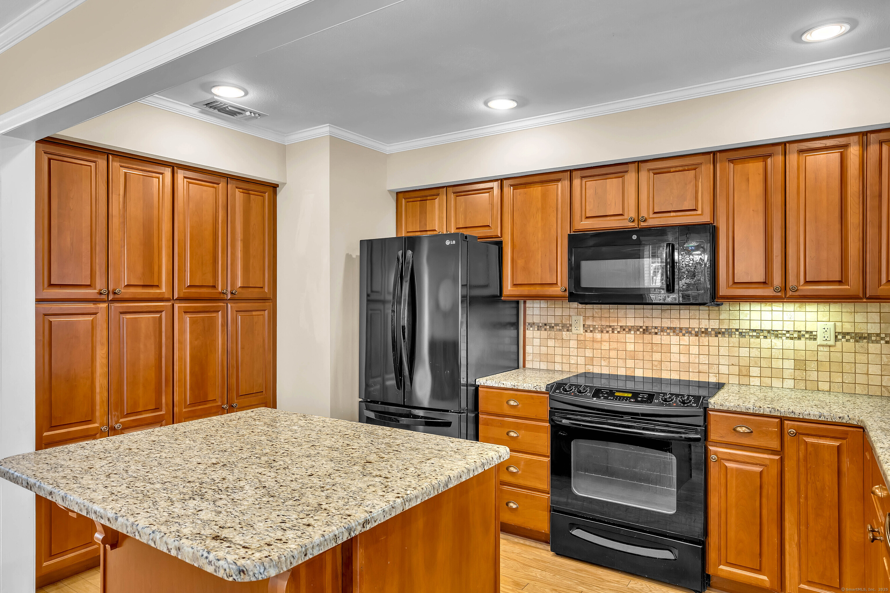 16 Aylesbury Circle #16, Madison, Connecticut image 12