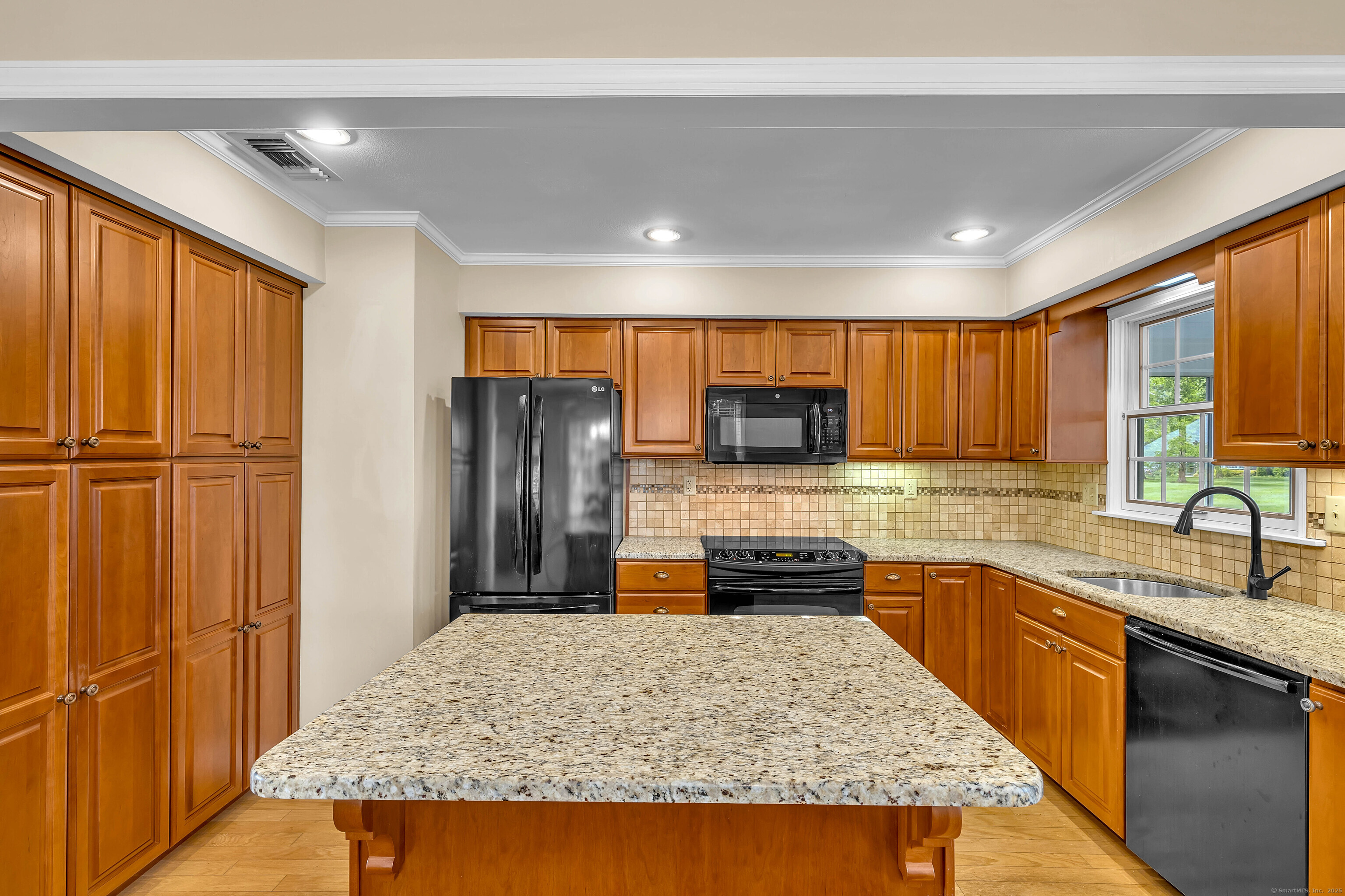 16 Aylesbury Circle #16, Madison, Connecticut image 13
