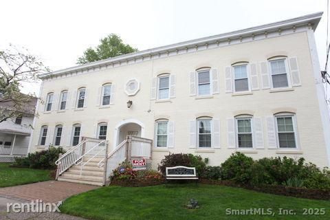 Photo of 46 Stearns Street #2L, Bristol, CT 06010 (MLS # 24144102)