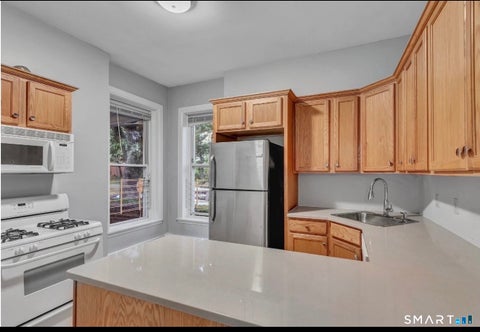 Multifamily For Rent - 189 Wooster Street<br/> New Haven, CT 06511