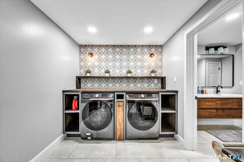 Tiny photo for 2 Tavistock #2, Cromwell, CT 06416 (MLS # 24153837)