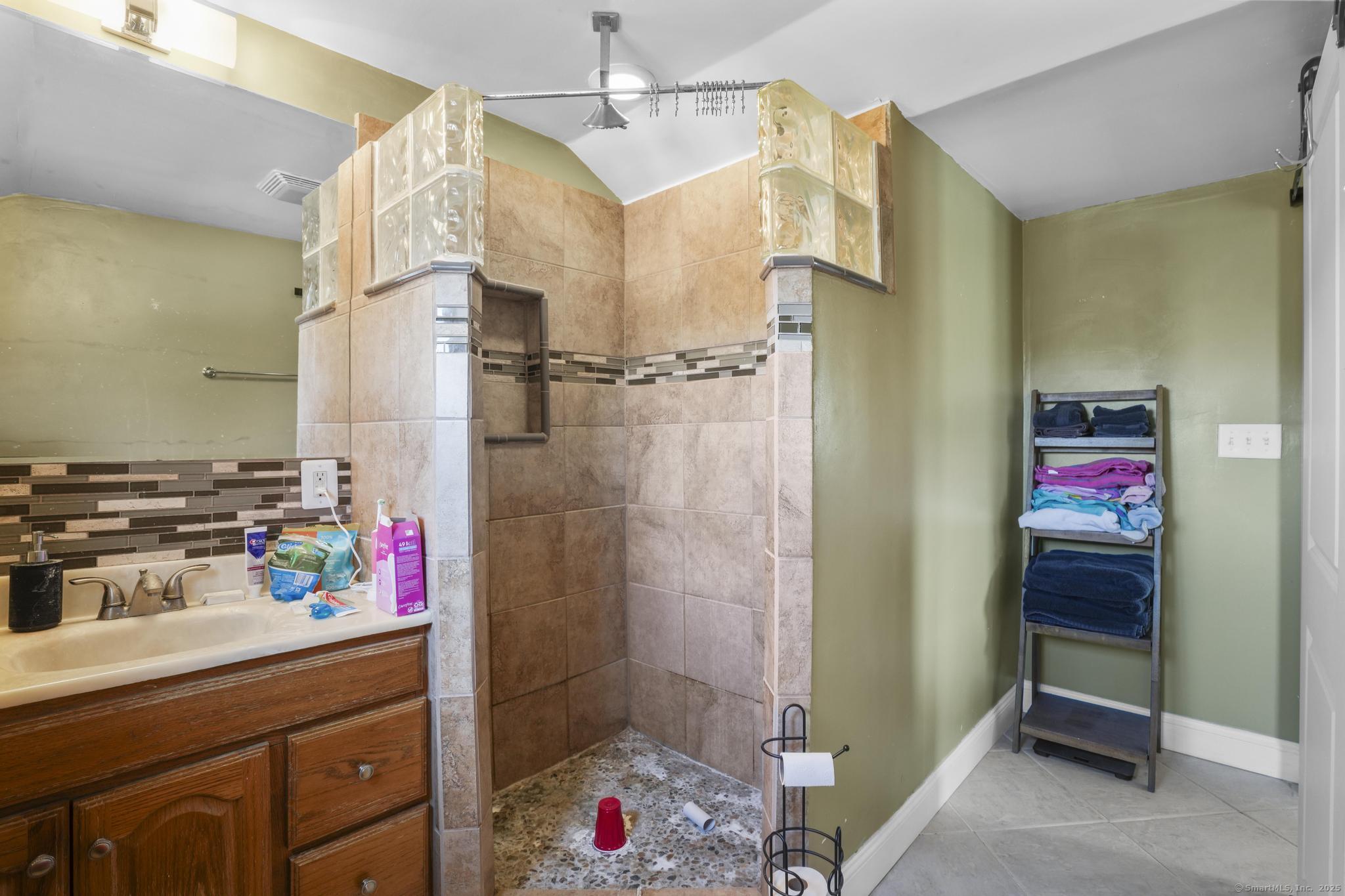77 Crown Street Extension, Meriden, Connecticut image 25