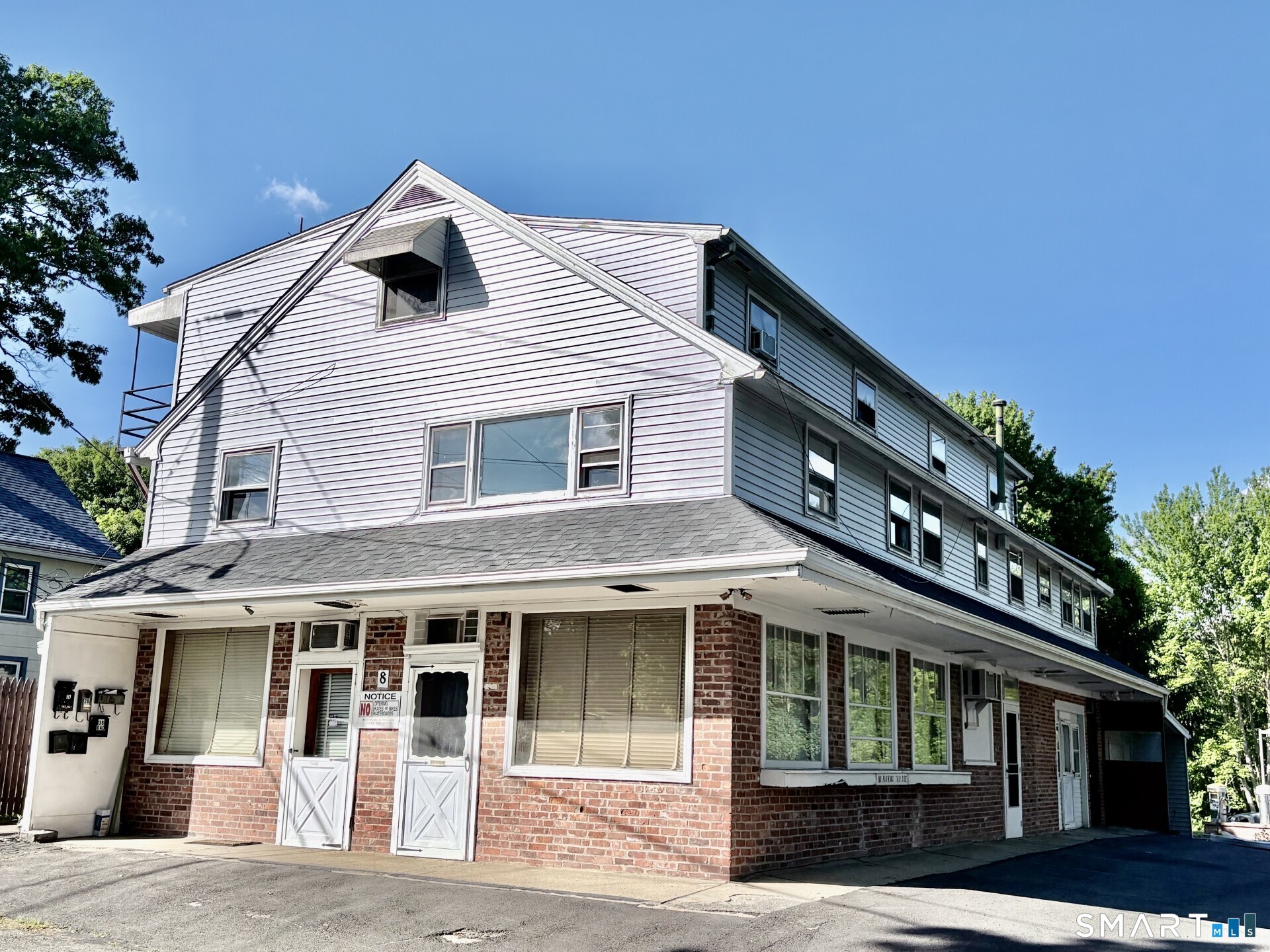 8 Burnham Street 2A