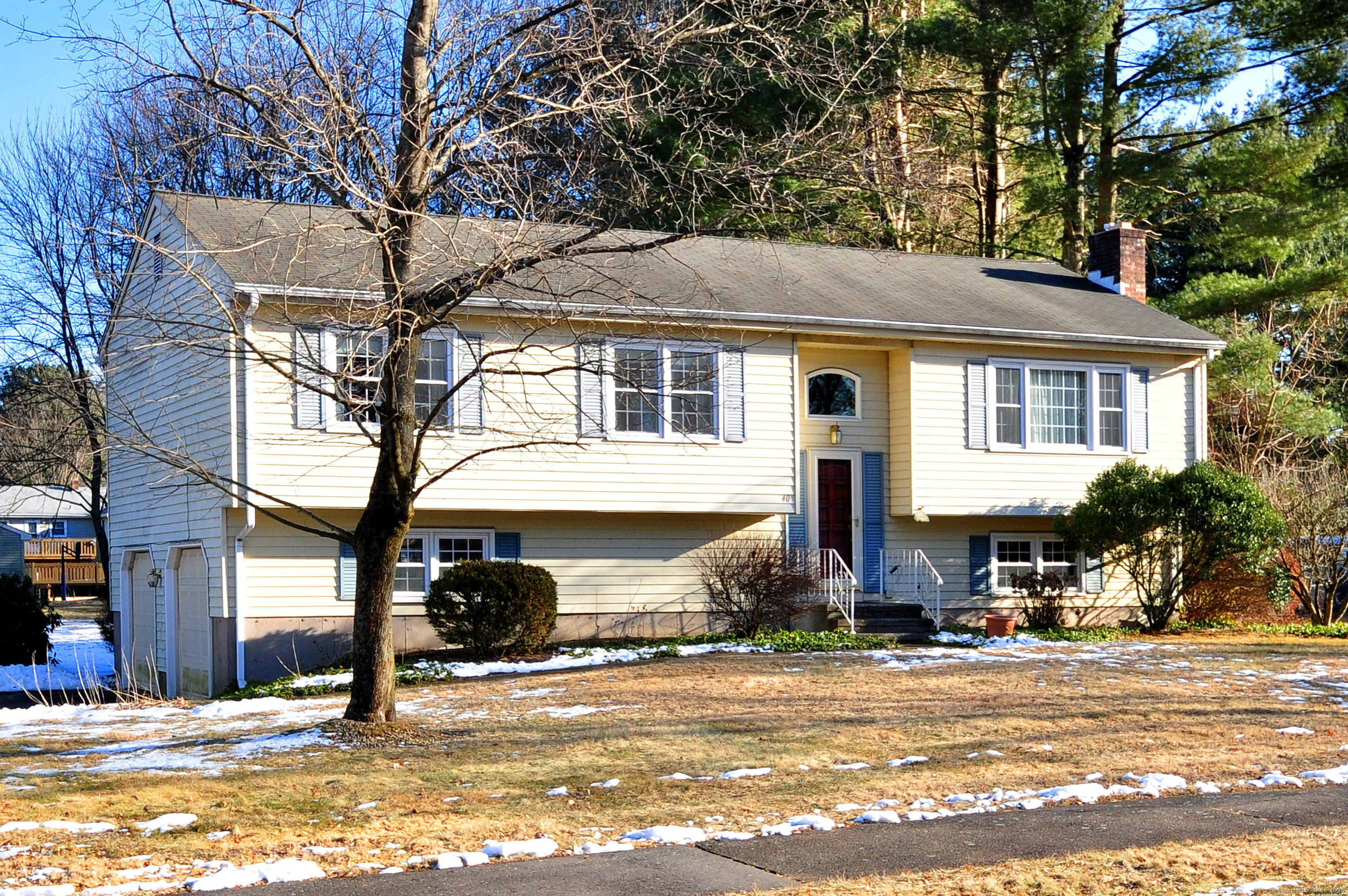 Buckland Way, Windsor, Connecticut - 3 Bedrooms  
2 Bathrooms  
6 Rooms - 