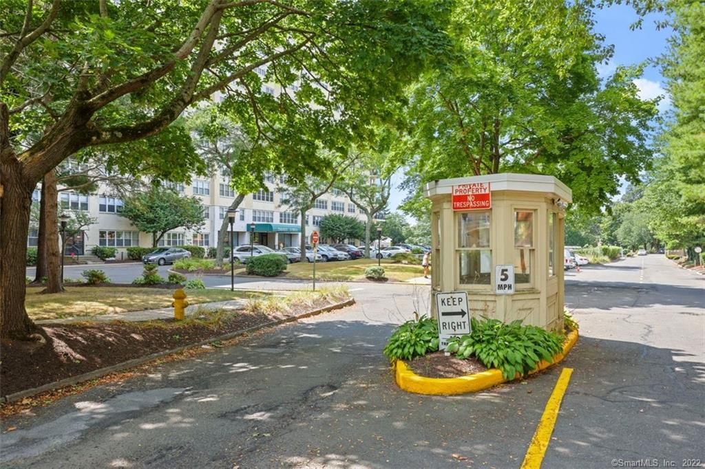 Photo of 2625 Park Avenue #6M, Bridgeport, CT 06604 (MLS # 24144645)