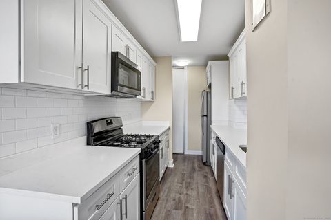 Tiny photo for 2625 Park Avenue #6M, Bridgeport, CT 06604 (MLS # 24144645)