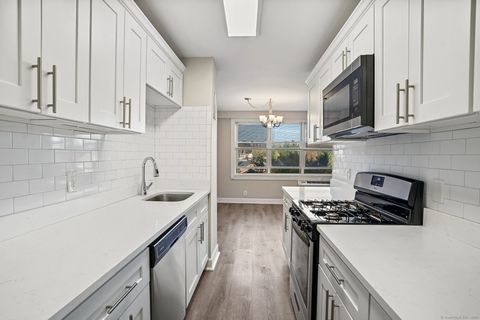 Tiny photo for 2625 Park Avenue #6M, Bridgeport, CT 06604 (MLS # 24144645)