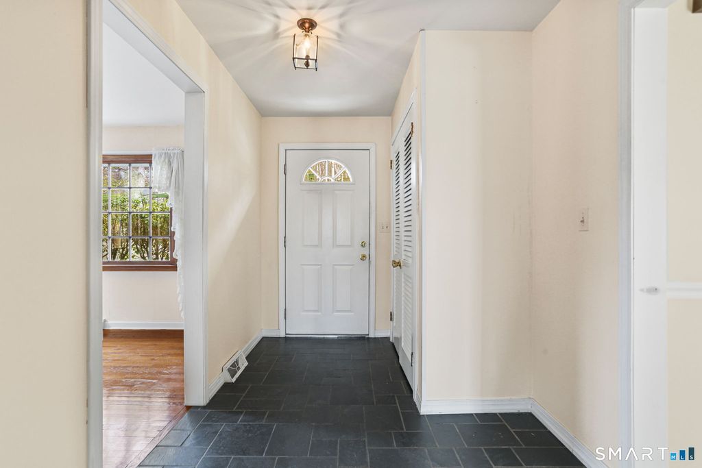 Photo of 64 Mariner Circle, Trumbull, CT 06611 (MLS # 24168149)