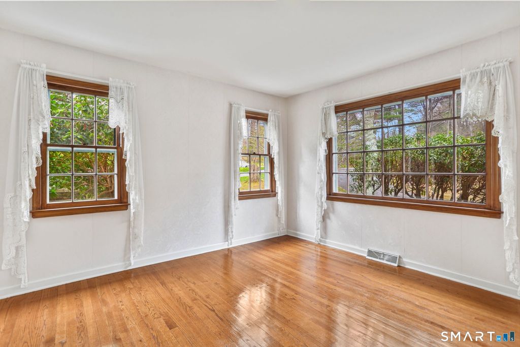 Photo of 64 Mariner Circle, Trumbull, CT 06611 (MLS # 24168149)