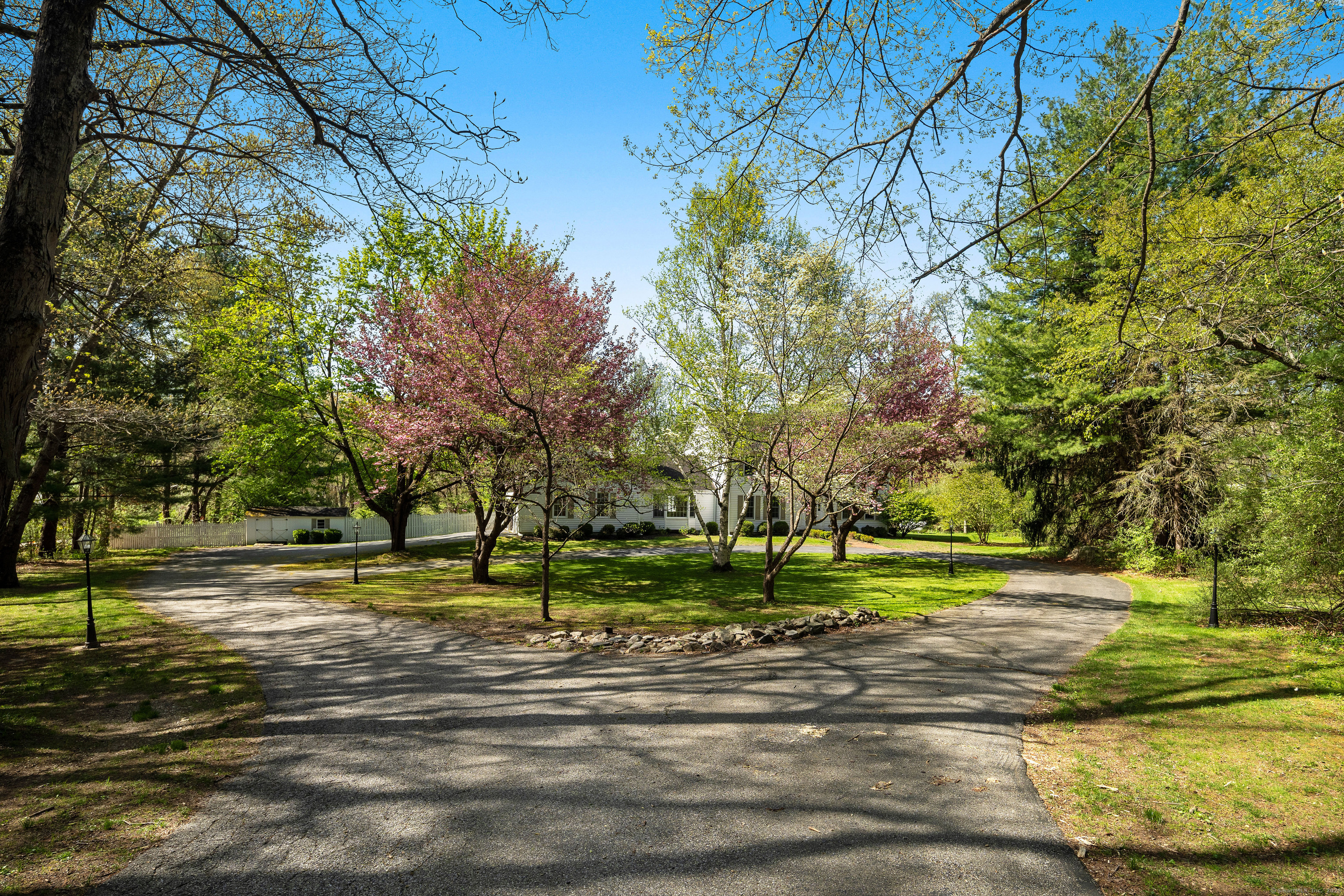 7 Tunxis Trail, Redding, Connecticut image 32