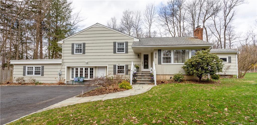 Photo 1 of 104 Shaker Road, New Canaan, Connecticut, $830,000, Web #: 170065211