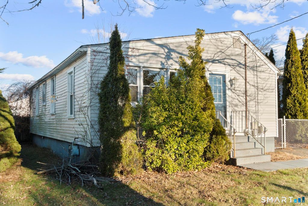 Photo of 7 Ipswich Street, West Haven, CT 06516 (MLS # 24146068)