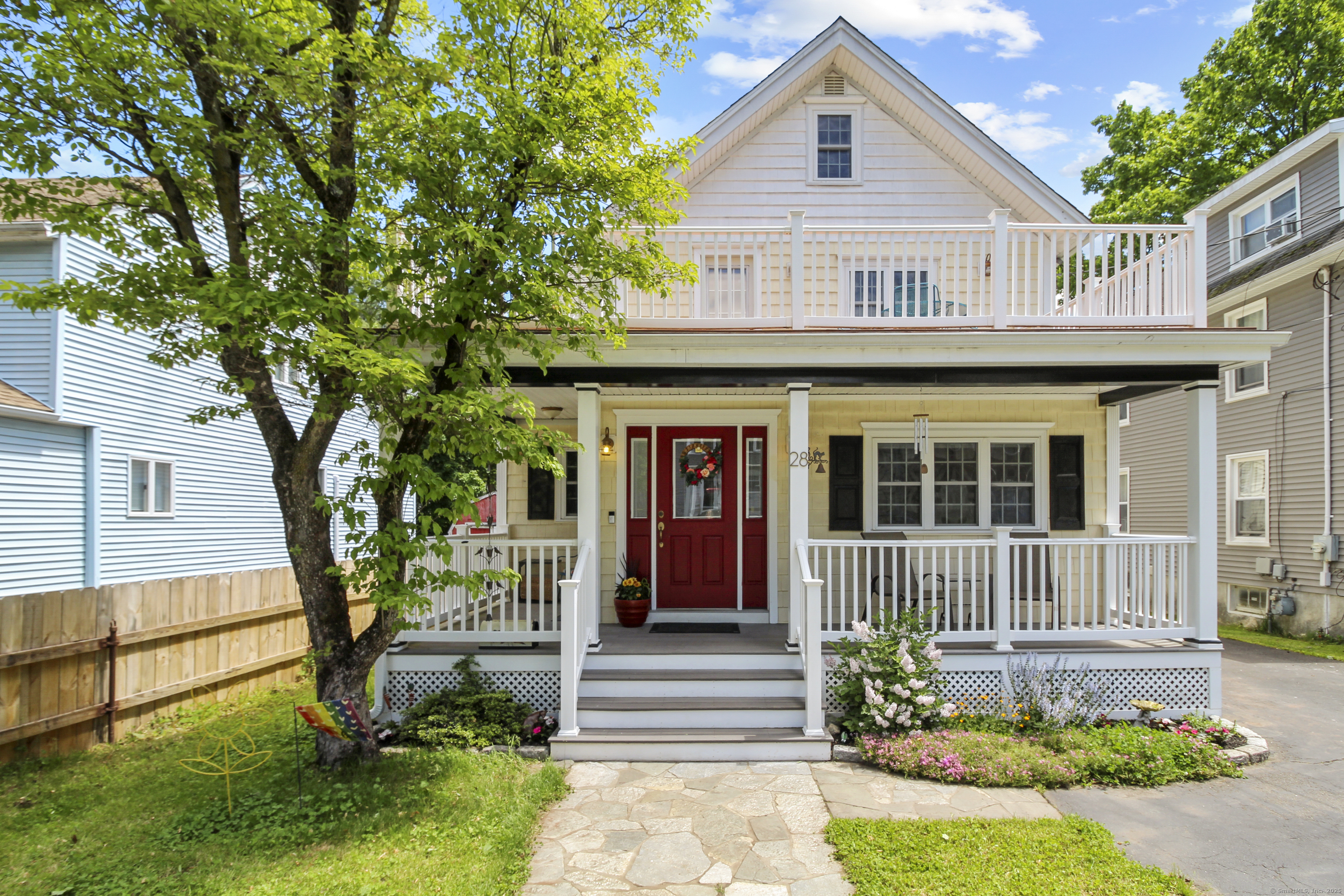 Property for Sale at Edmund Street, Stratford, Connecticut - Bedrooms: 3 
Bathrooms: 3 
Rooms: 7  - $500,000