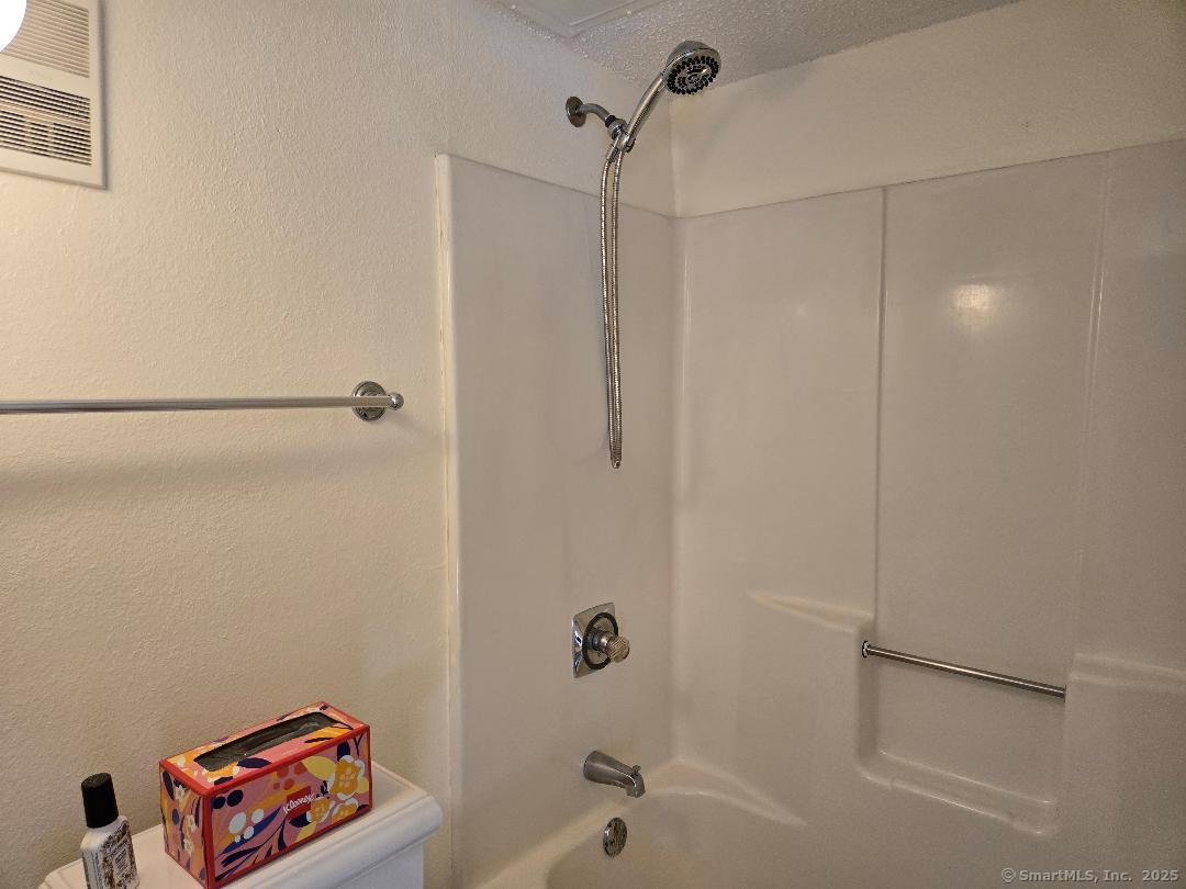 Groton, Connecticut 06340, United States, 1 Bedroom Bedrooms, ,1 BathroomBathrooms,Residential,Active,192662