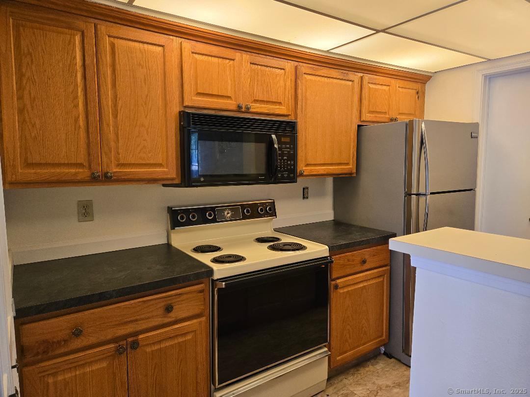 Groton, Connecticut 06340, United States, 1 Bedroom Bedrooms, ,1 BathroomBathrooms,Residential,Active,192662