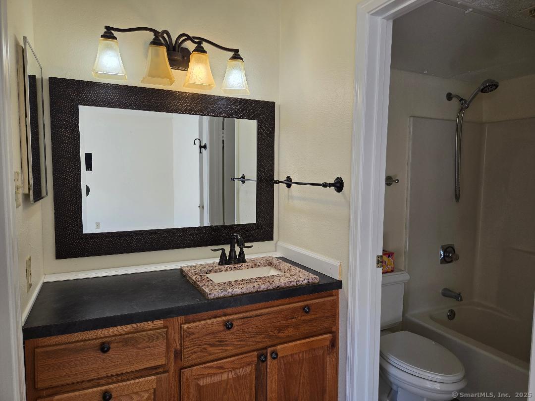 Groton, Connecticut 06340, United States, 1 Bedroom Bedrooms, ,1 BathroomBathrooms,Residential,Active,192662