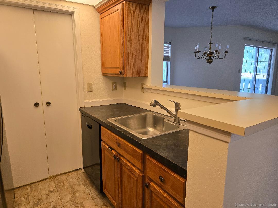 Groton, Connecticut 06340, United States, 1 Bedroom Bedrooms, ,1 BathroomBathrooms,Residential,Active,192662