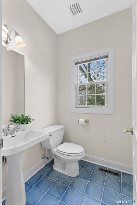 Tiny photo for 28 Michaela Circle, Fairfield, CT 06824 (MLS # 24155487)