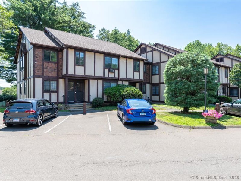 102 Foxwood Close 102