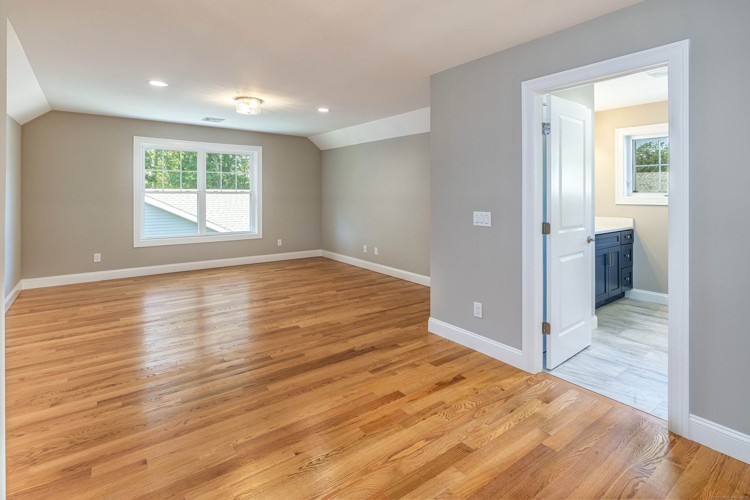 East Lyme, Connecticut 06357, United States, 2 Bedrooms Bedrooms, ,3 BathroomsBathrooms,Residential,Active,165775