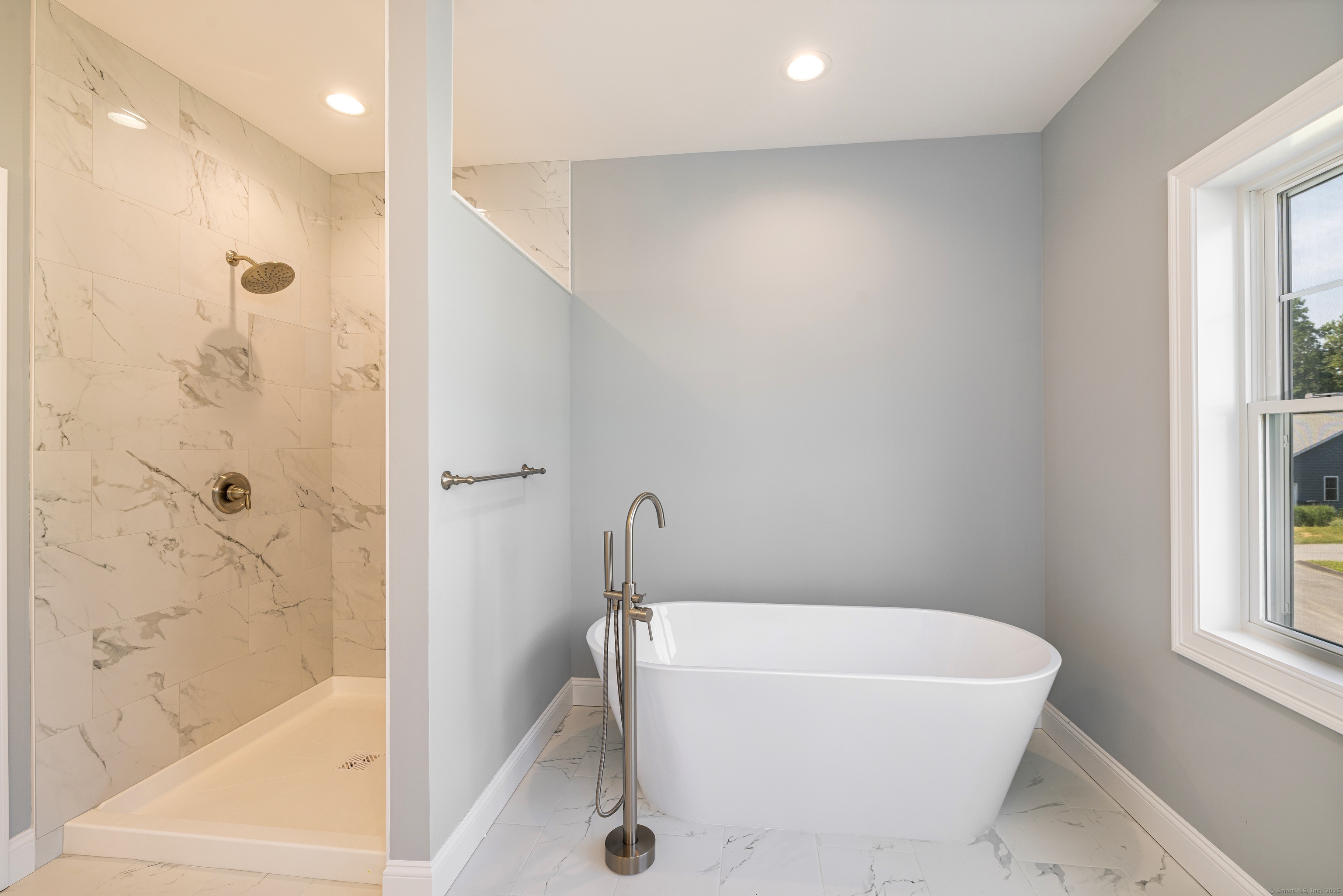 East Lyme, Connecticut 06357, United States, 2 Bedrooms Bedrooms, ,3 BathroomsBathrooms,Residential,Active,165775