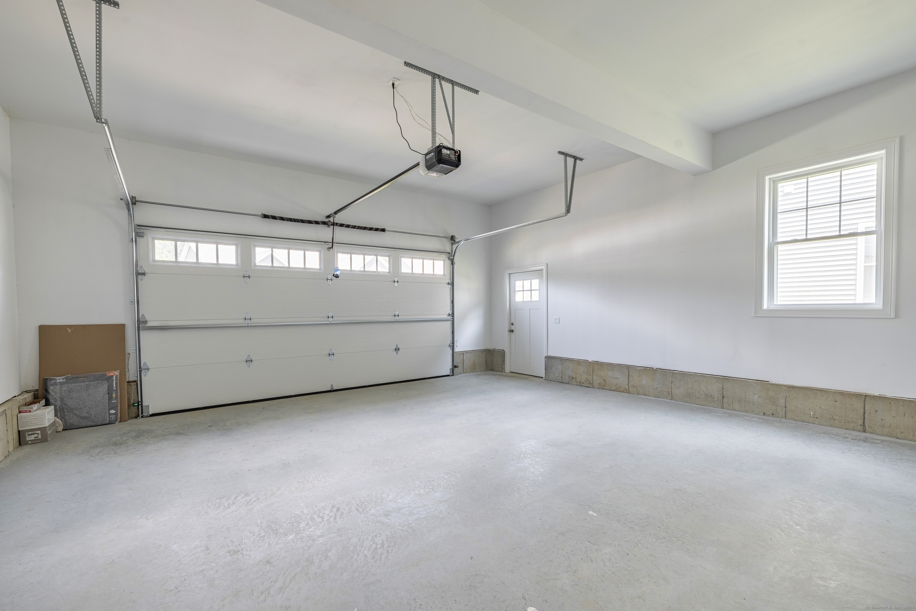 East Lyme, Connecticut 06357, United States, 2 Bedrooms Bedrooms, ,3 BathroomsBathrooms,Residential,Active,165775