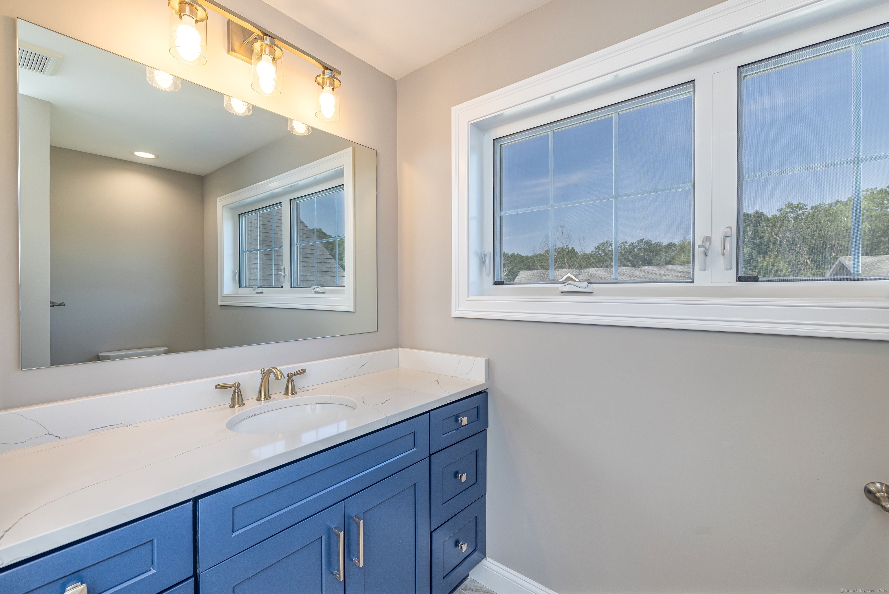 East Lyme, Connecticut 06357, United States, 2 Bedrooms Bedrooms, ,3 BathroomsBathrooms,Residential,Active,165775