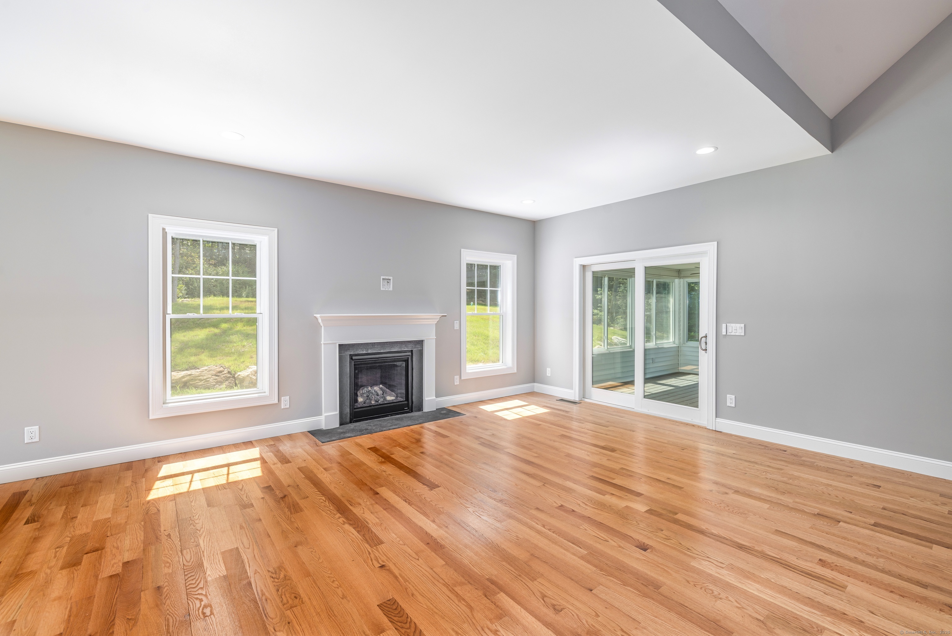 East Lyme, Connecticut 06357, United States, 2 Bedrooms Bedrooms, ,3 BathroomsBathrooms,Residential,Active,165775