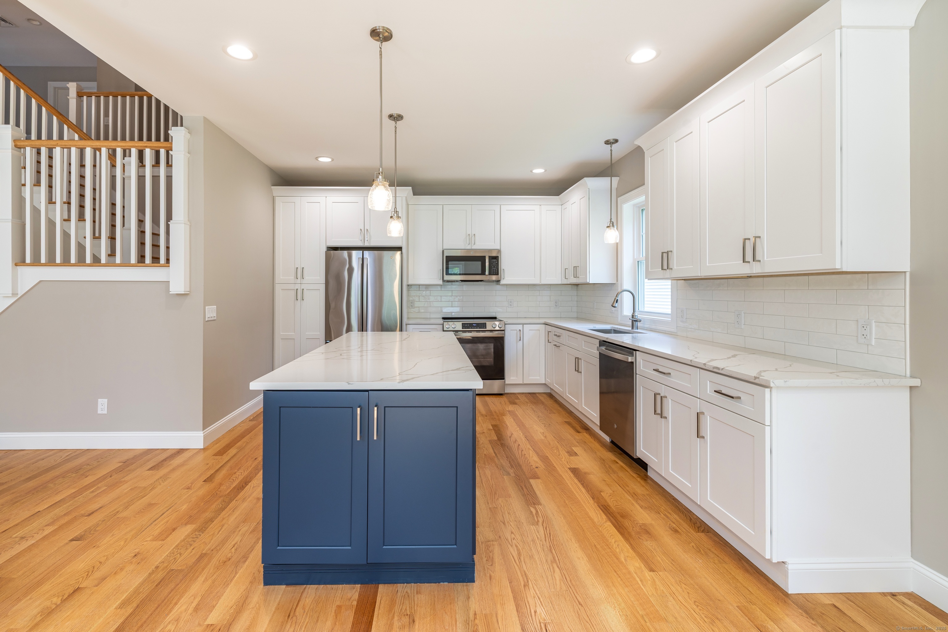 East Lyme, Connecticut 06357, United States, 2 Bedrooms Bedrooms, ,3 BathroomsBathrooms,Residential,Active,165775