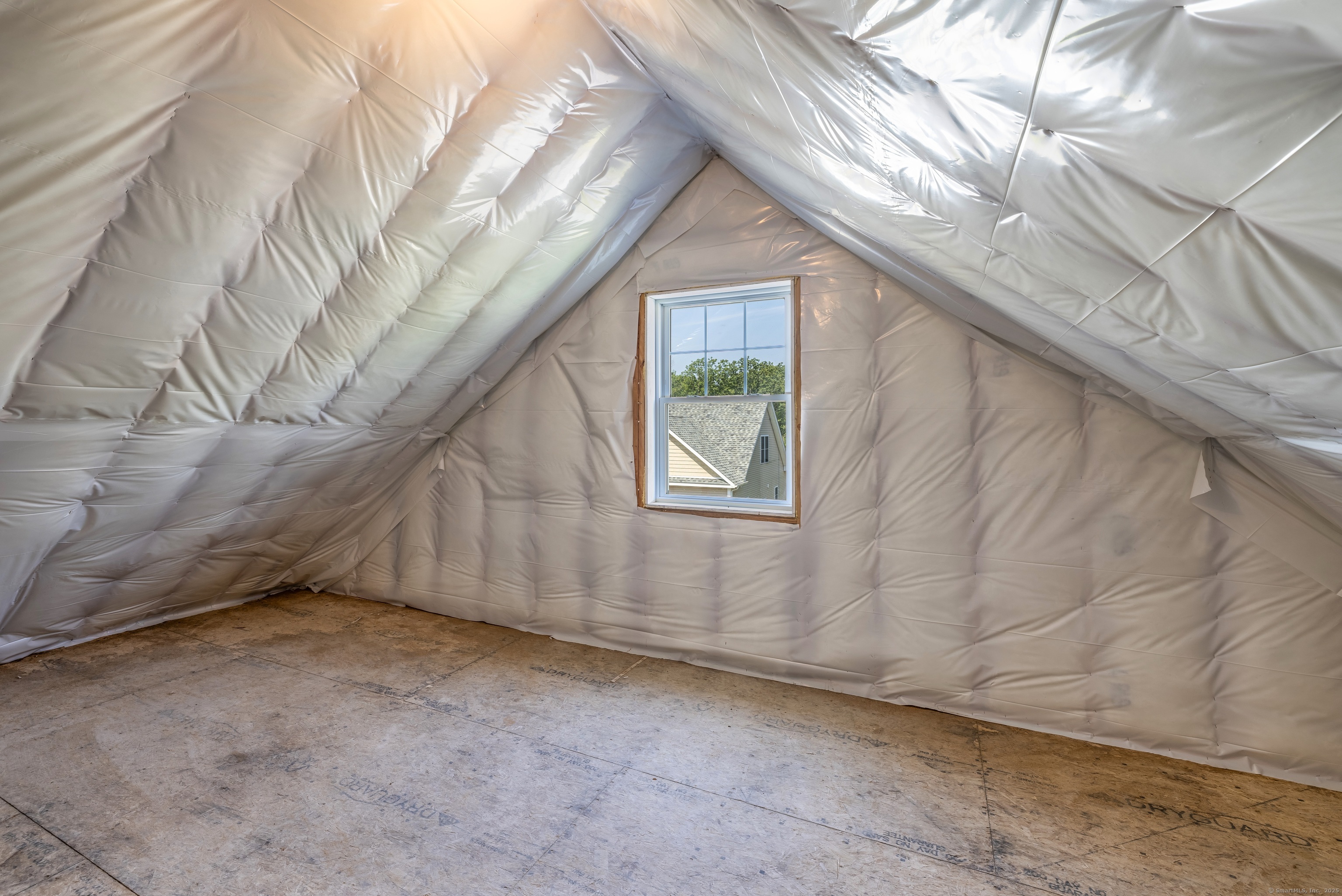 East Lyme, Connecticut 06357, United States, 2 Bedrooms Bedrooms, ,3 BathroomsBathrooms,Residential,Active,165775