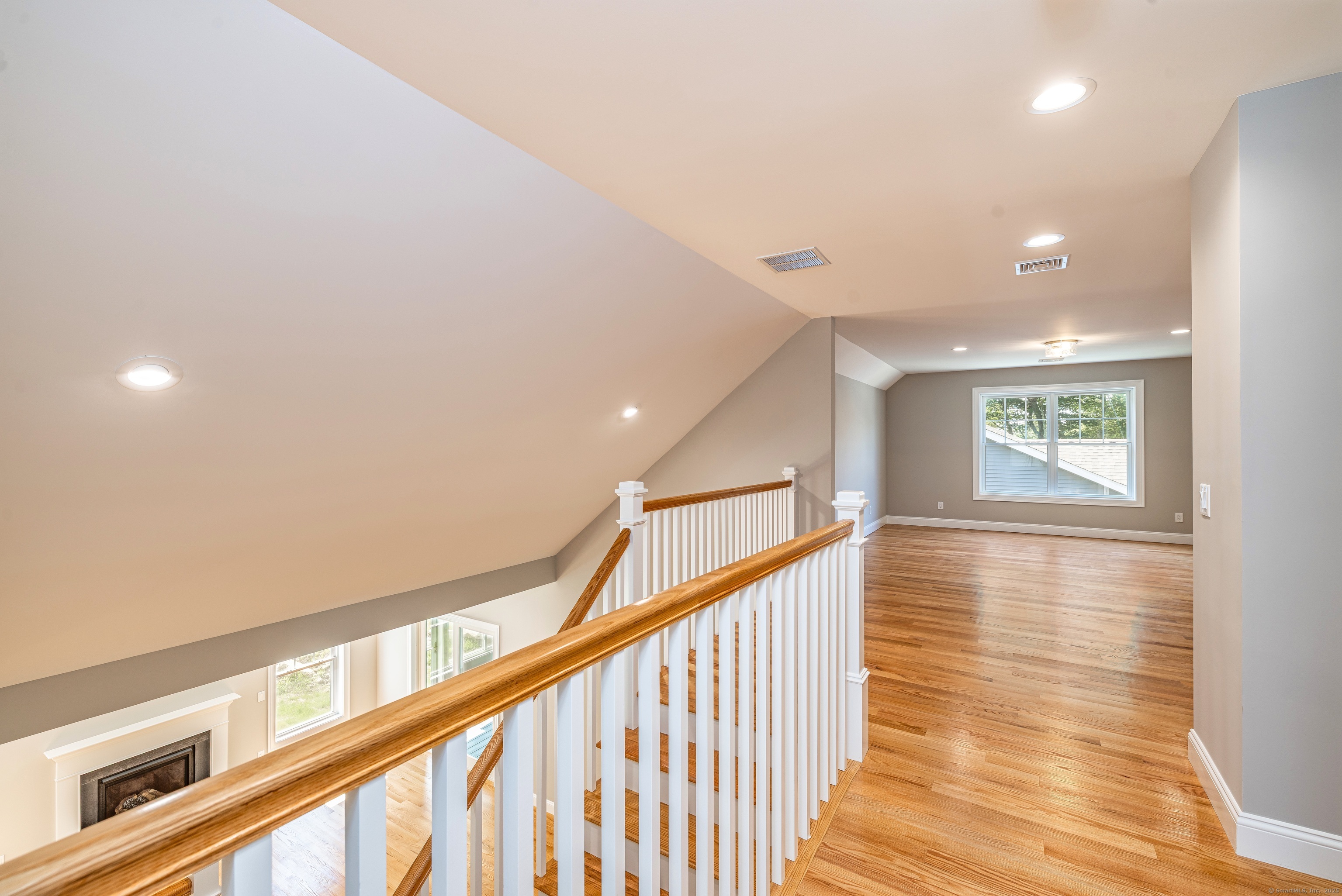 East Lyme, Connecticut 06357, United States, 2 Bedrooms Bedrooms, ,3 BathroomsBathrooms,Residential,Active,165775