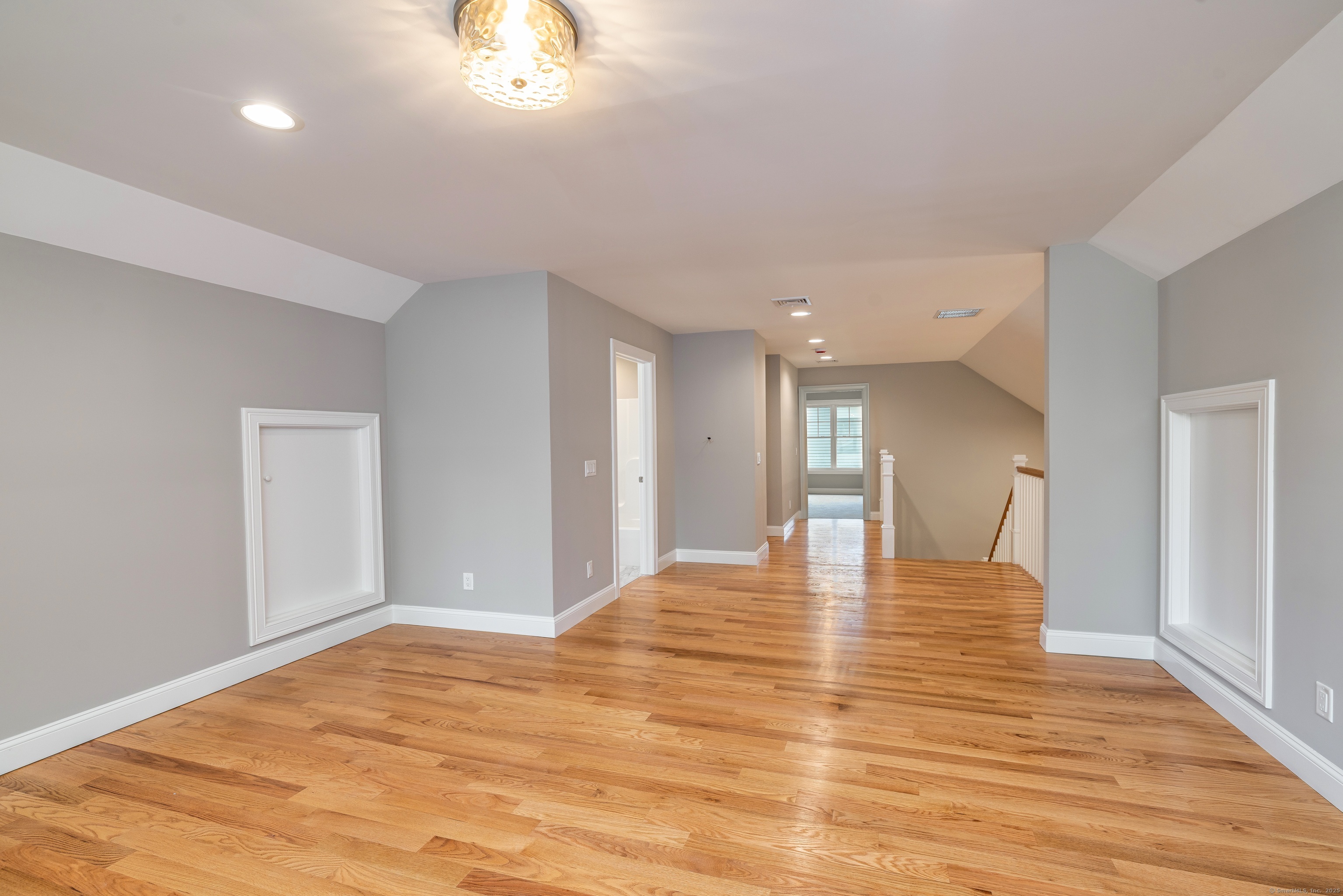 East Lyme, Connecticut 06357, United States, 2 Bedrooms Bedrooms, ,3 BathroomsBathrooms,Residential,Active,165775