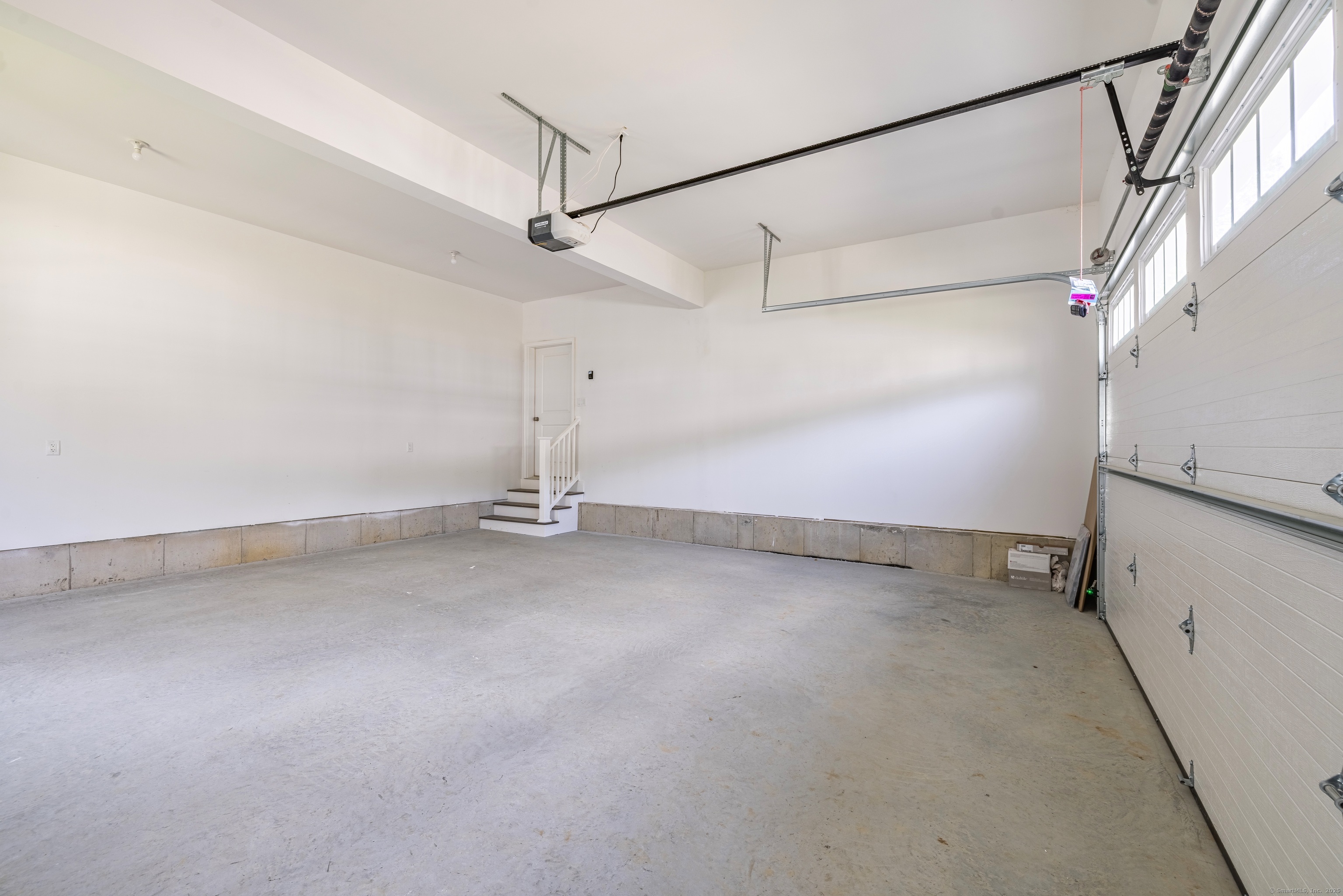 East Lyme, Connecticut 06357, United States, 2 Bedrooms Bedrooms, ,3 BathroomsBathrooms,Residential,Active,165775